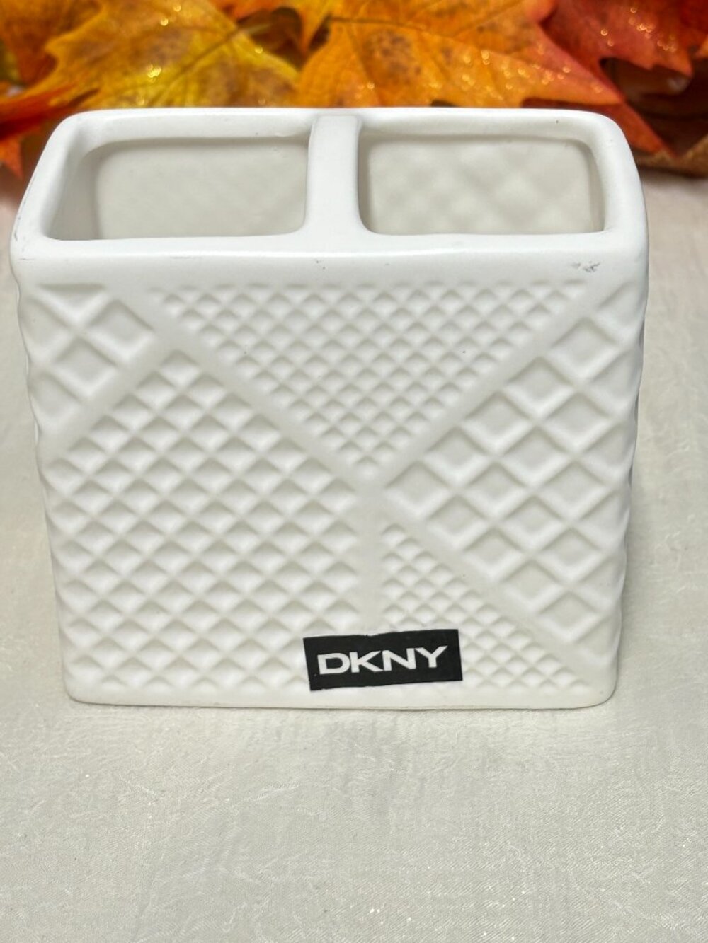 DKNY White Ceramic Bathroom Accessories Toothbrush Holder New